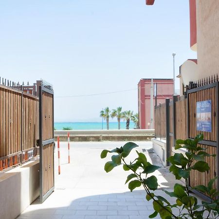 Guest House Del Lido ポルト・エンペードクレ エクステリア 写真